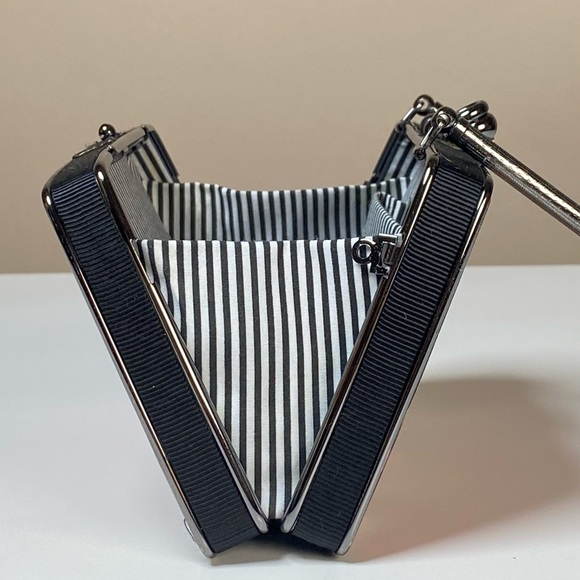 Vintage Retro Mod Print Clutch - Picture 6 of 7